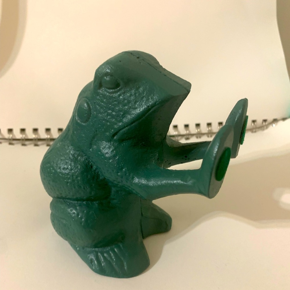 Vintage Cast Iron Frog Doorstop